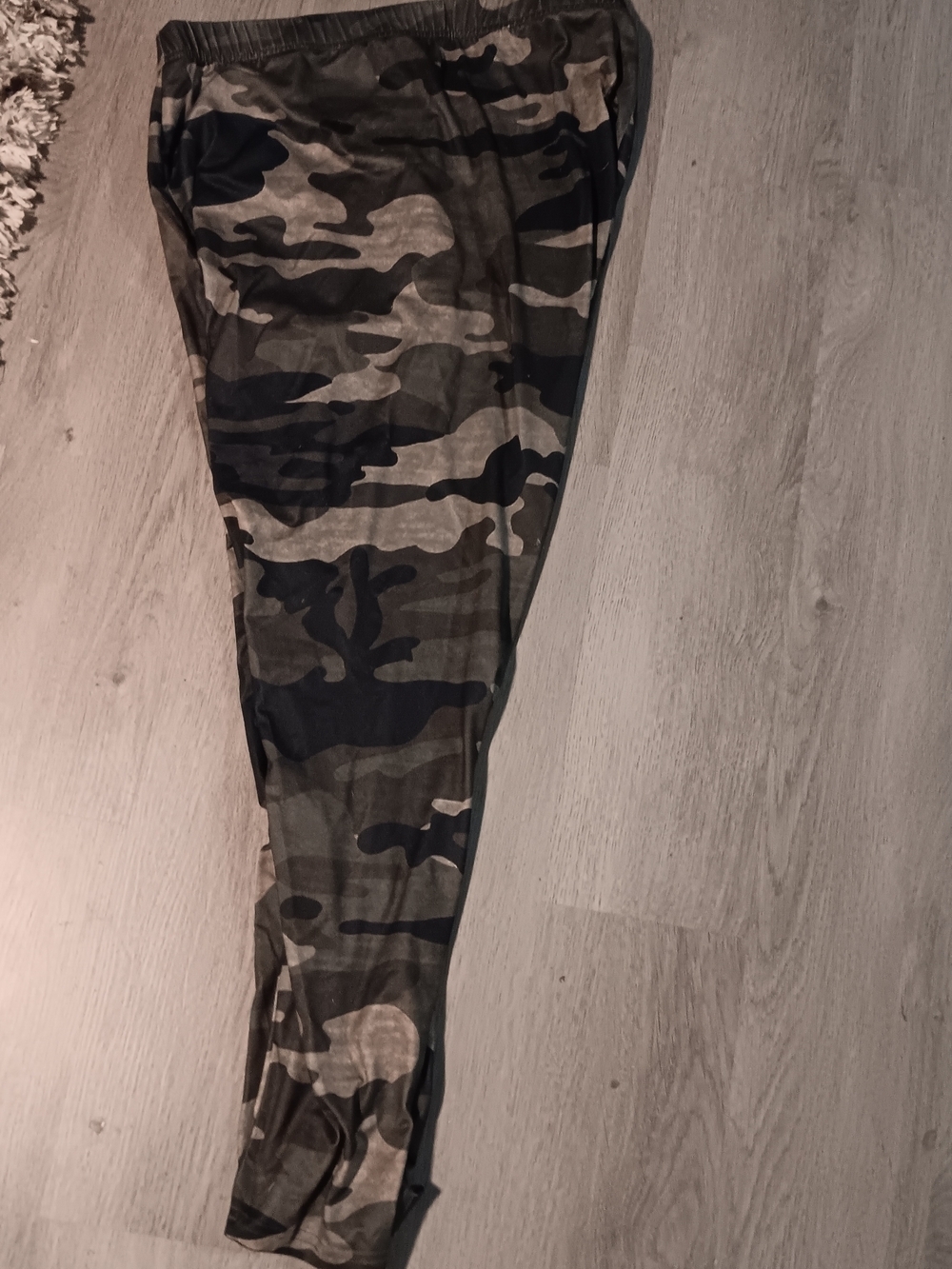 Women's Camo Print Leggings - Olive Green